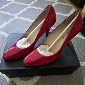 Ellen Tracy 7 1/2 Red Patent Leather Women's Heels